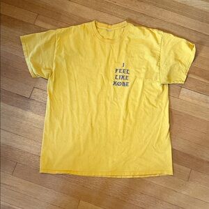 Live like Kobe Men’s Yellow Purple Shirt Size Large